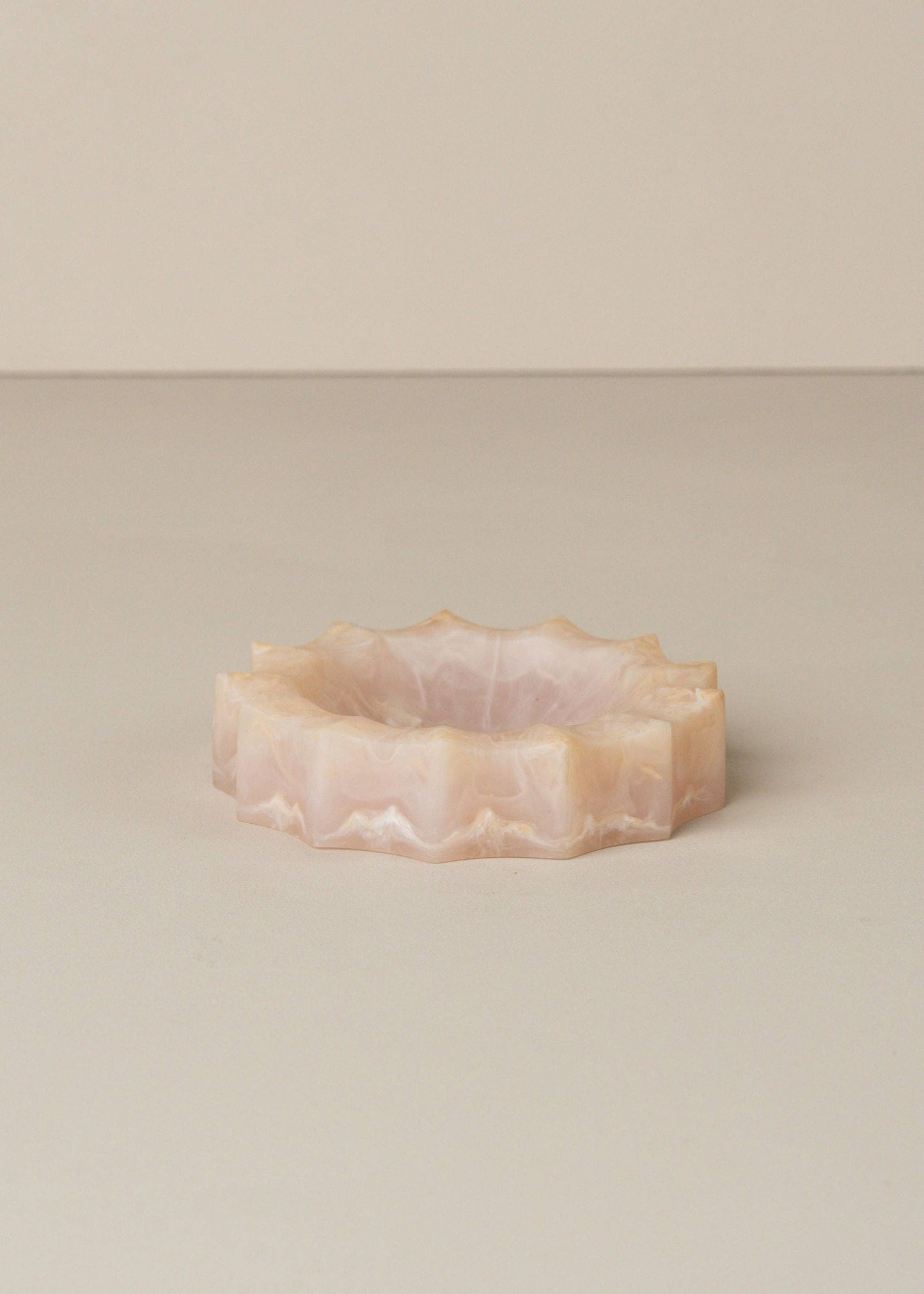 Flow Resin Sun Dish | Shell
